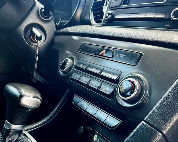 Бежевый Киа Sportage, объемом двигателя 2 л и пробегом 196 тыс. км за 14100 $, фото 83 на Automoto.ua