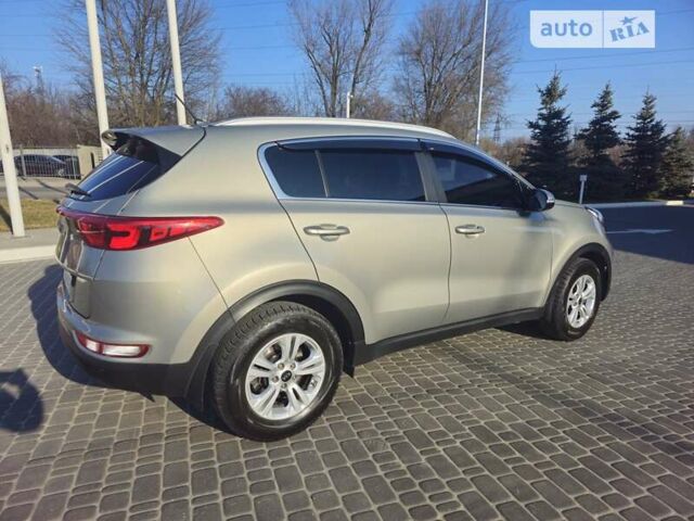 Бежевий Кіа Sportage, об'ємом двигуна 2 л та пробігом 53 тис. км за 22000 $, фото 4 на Automoto.ua