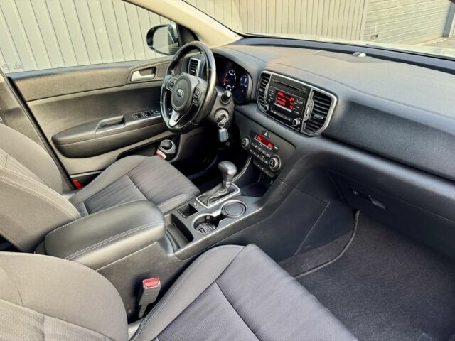 Бежевый Киа Sportage, объемом двигателя 0 л и пробегом 103 тыс. км за 17900 $, фото 9 на Automoto.ua