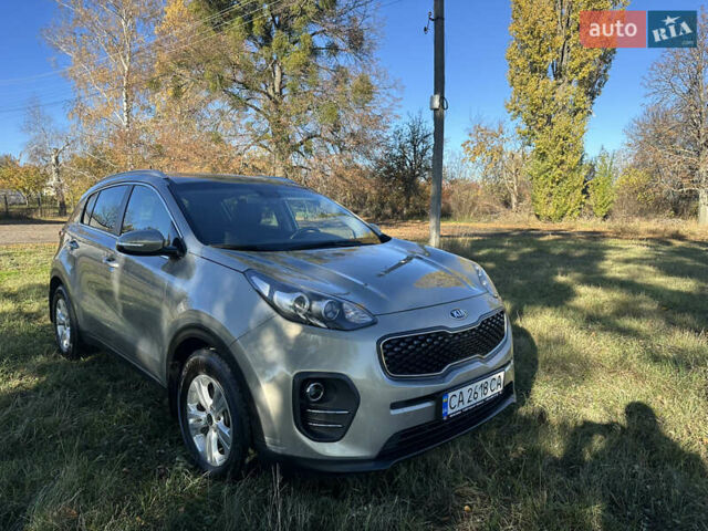 Бежевый Киа Sportage, объемом двигателя 1.69 л и пробегом 218 тыс. км за 15400 $, фото 1 на Automoto.ua