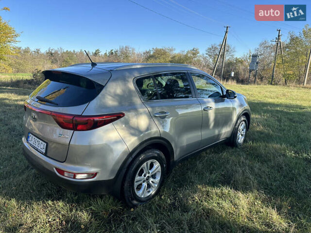 Бежевый Киа Sportage, объемом двигателя 1.69 л и пробегом 218 тыс. км за 15400 $, фото 3 на Automoto.ua