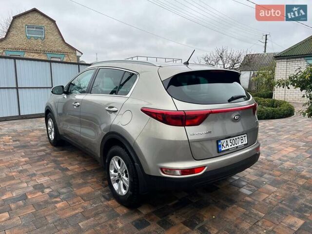 Бежевый Киа Sportage, объемом двигателя 1.69 л и пробегом 97 тыс. км за 18600 $, фото 3 на Automoto.ua