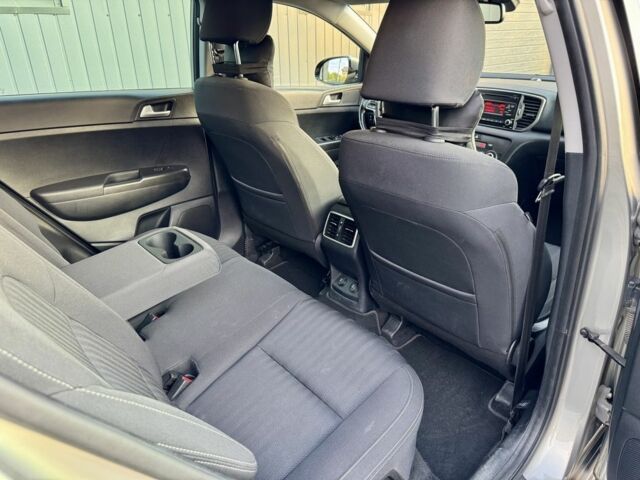 Бежевый Киа Sportage, объемом двигателя 0 л и пробегом 103 тыс. км за 17900 $, фото 7 на Automoto.ua