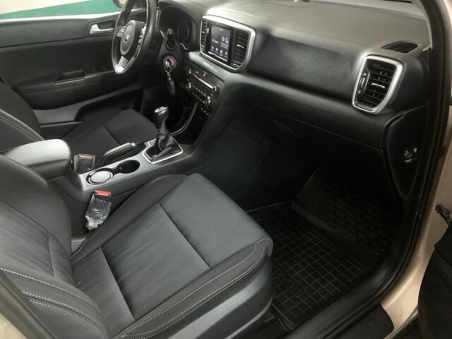 Бежевый Киа Sportage, объемом двигателя 1.6 л и пробегом 20 тыс. км за 19300 $, фото 18 на Automoto.ua