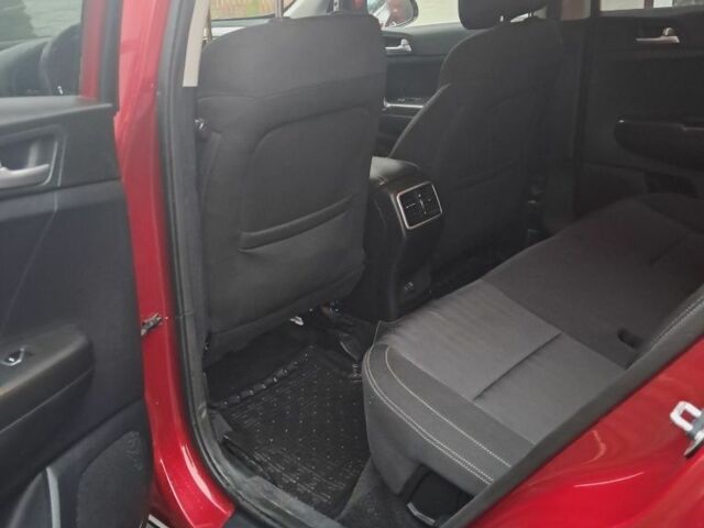 Чорний Кіа Sportage, об'ємом двигуна 2 л та пробігом 127 тис. км за 14950 $, фото 3 на Automoto.ua