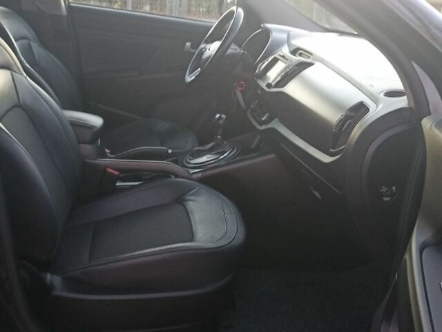 Чорний Кіа Sportage, об'ємом двигуна 2 л та пробігом 256 тис. км за 13350 $, фото 6 на Automoto.ua