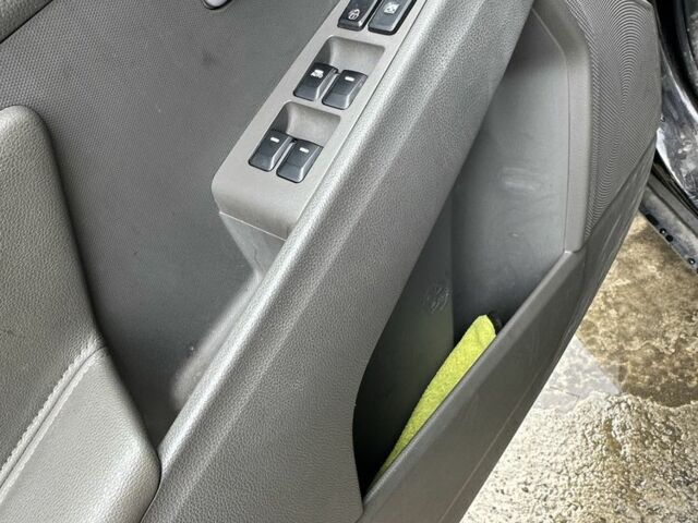 Черный Киа Sportage, объемом двигателя 2.4 л и пробегом 114 тыс. км за 12000 $, фото 3 на Automoto.ua