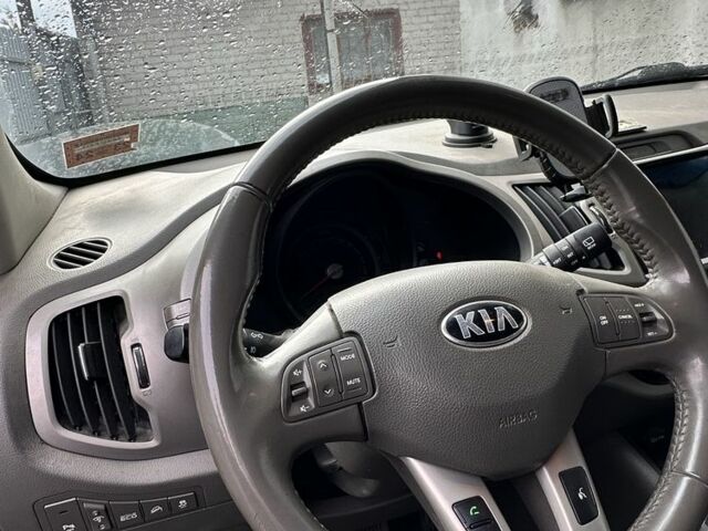 Черный Киа Sportage, объемом двигателя 2.4 л и пробегом 114 тыс. км за 12000 $, фото 5 на Automoto.ua