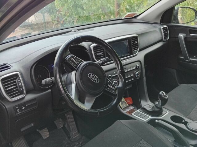 Чорний Кіа Sportage, об'ємом двигуна 1.6 л та пробігом 70 тис. км за 16000 $, фото 2 на Automoto.ua