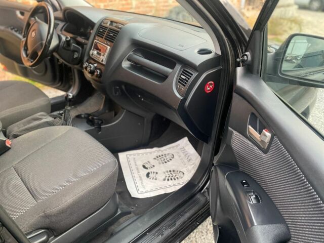 Черный Киа Sportage, объемом двигателя 2 л и пробегом 161 тыс. км за 4300 $, фото 15 на Automoto.ua