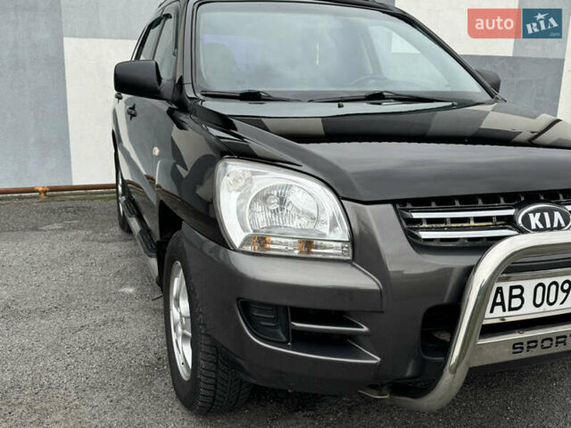 Черный Киа Sportage, объемом двигателя 2 л и пробегом 370 тыс. км за 6500 $, фото 4 на Automoto.ua