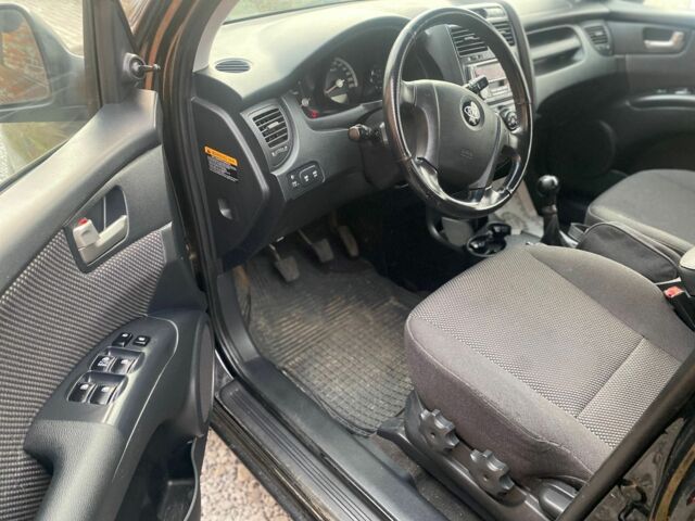 Черный Киа Sportage, объемом двигателя 2 л и пробегом 161 тыс. км за 4300 $, фото 7 на Automoto.ua