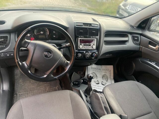 Черный Киа Sportage, объемом двигателя 2 л и пробегом 161 тыс. км за 4300 $, фото 6 на Automoto.ua