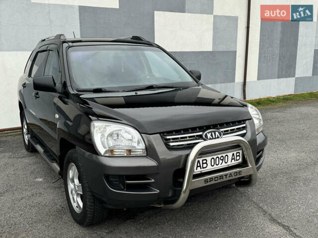 Черный Киа Sportage, объемом двигателя 2 л и пробегом 370 тыс. км за 6500 $, фото 2 на Automoto.ua