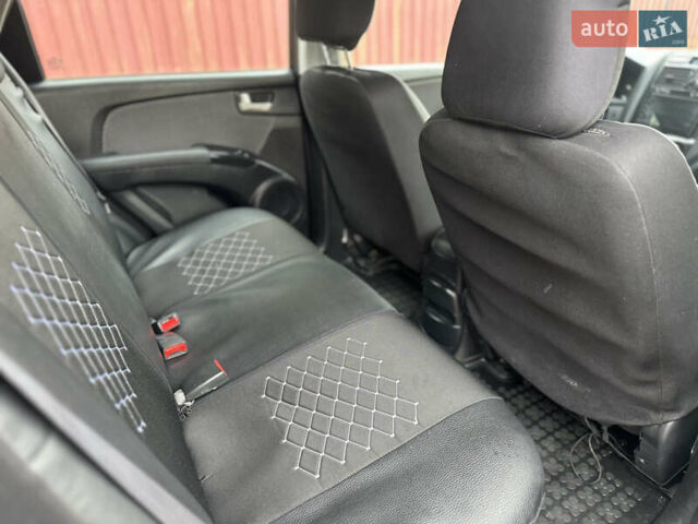 Черный Киа Sportage, объемом двигателя 1.98 л и пробегом 262 тыс. км за 5350 $, фото 20 на Automoto.ua