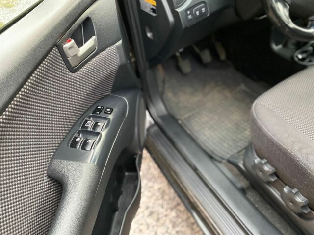 Черный Киа Sportage, объемом двигателя 2 л и пробегом 161 тыс. км за 4300 $, фото 8 на Automoto.ua