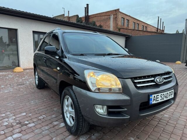 Чорний Кіа Sportage, об'ємом двигуна 2 л та пробігом 180 тис. км за 6700 $, фото 3 на Automoto.ua