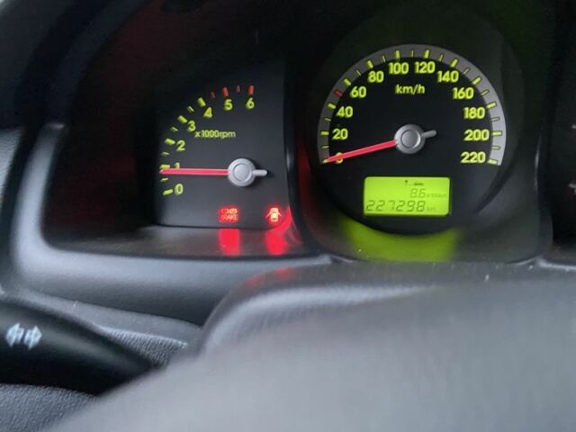 Чорний Кіа Sportage, об'ємом двигуна 2 л та пробігом 227 тис. км за 6900 $, фото 15 на Automoto.ua