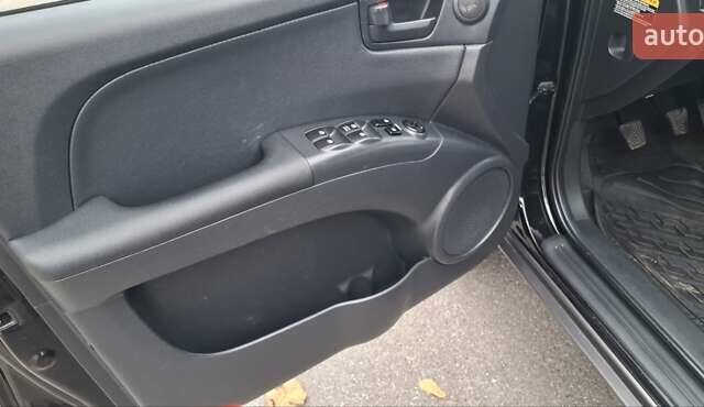 Черный Киа Sportage, объемом двигателя 2 л и пробегом 170 тыс. км за 8700 $, фото 2 на Automoto.ua