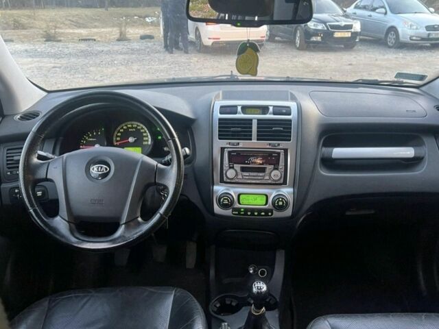 Чорний Кіа Sportage, об'ємом двигуна 2 л та пробігом 200 тис. км за 3950 $, фото 5 на Automoto.ua