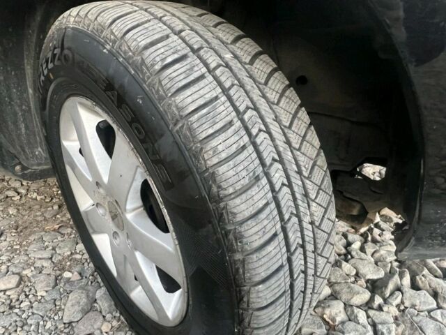 Чорний Кіа Sportage, об'ємом двигуна 2 л та пробігом 200 тис. км за 3950 $, фото 6 на Automoto.ua