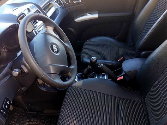 Чорний Кіа Sportage, об'ємом двигуна 2 л та пробігом 197 тис. км за 6900 $, фото 3 на Automoto.ua