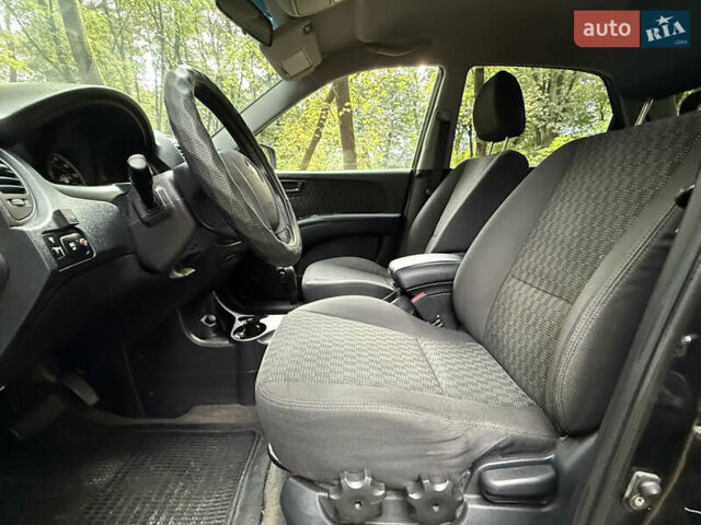 Киа Sportage 2006 в Львове на Automoto.ua Черный Киа Sportage, объемом двигателя 2 л и пробегом 182 тыс. км за 6250 $, фото 20 на Automoto.ua