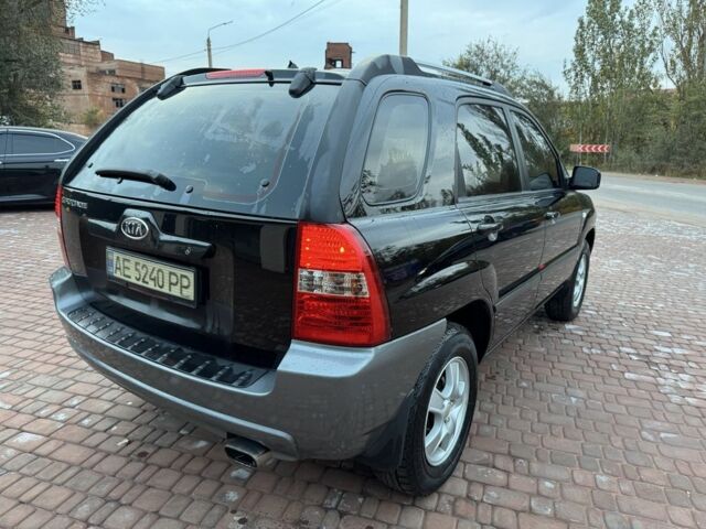 Чорний Кіа Sportage, об'ємом двигуна 2 л та пробігом 180 тис. км за 6700 $, фото 9 на Automoto.ua