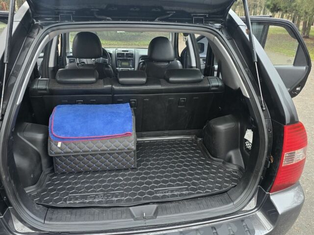 Чорний Кіа Sportage, об'ємом двигуна 2 л та пробігом 207 тис. км за 7000 $, фото 2 на Automoto.ua