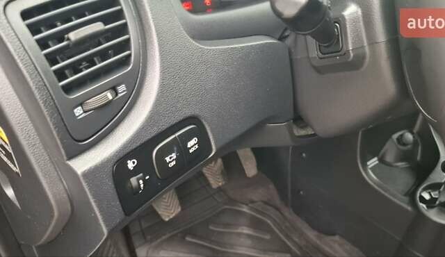 Черный Киа Sportage, объемом двигателя 2 л и пробегом 170 тыс. км за 8700 $, фото 10 на Automoto.ua