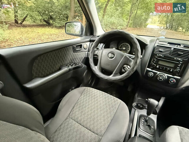 Киа Sportage 2006 в Львове на Automoto.ua Черный Киа Sportage, объемом двигателя 2 л и пробегом 182 тыс. км за 6250 $, фото 27 на Automoto.ua