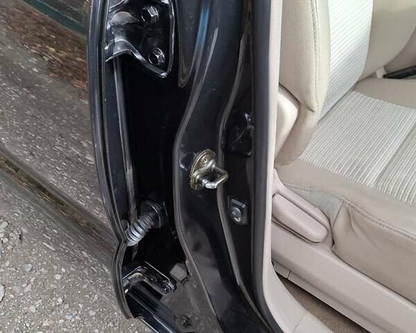 Черный Киа Sportage, объемом двигателя 1.99 л и пробегом 283 тыс. км за 6850 $, фото 56 на Automoto.ua