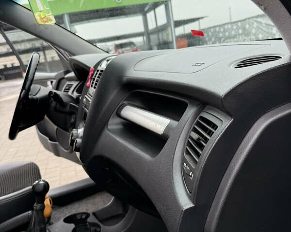 Чорний Кіа Sportage, об'ємом двигуна 1.98 л та пробігом 248 тис. км за 6999 $, фото 26 на Automoto.ua