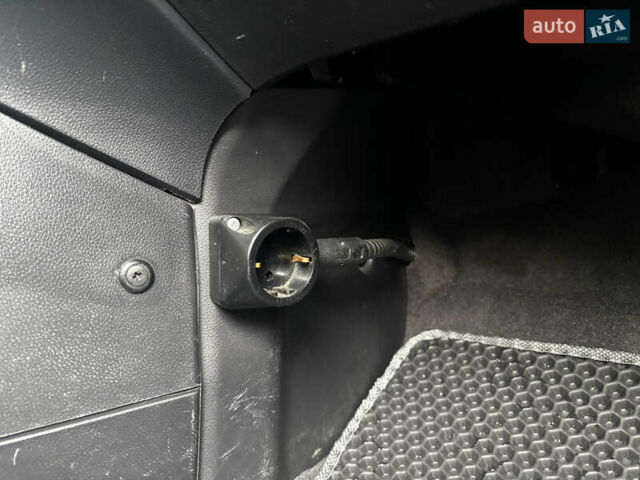 Чорний Кіа Sportage, об'ємом двигуна 2 л та пробігом 250 тис. км за 8300 $, фото 23 на Automoto.ua
