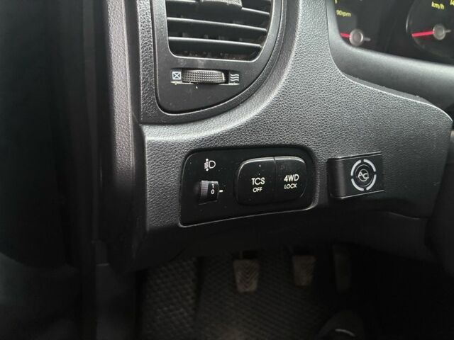 Черный Киа Sportage, объемом двигателя 2 л и пробегом 322 тыс. км за 7000 $, фото 7 на Automoto.ua