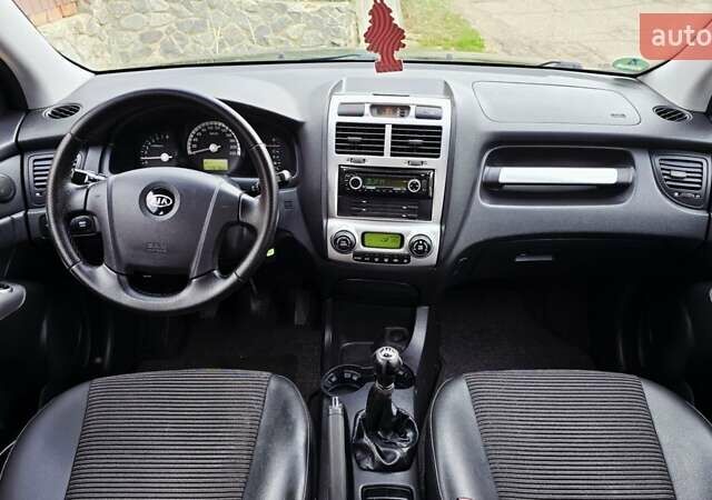 Чорний Кіа Sportage, об'ємом двигуна 2 л та пробігом 172 тис. км за 7999 $, фото 47 на Automoto.ua