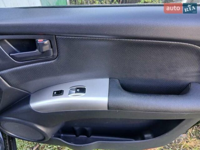 Черный Киа Sportage, объемом двигателя 1.99 л и пробегом 281 тыс. км за 6800 $, фото 9 на Automoto.ua