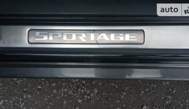 Черный Киа Sportage, объемом двигателя 1.98 л и пробегом 240 тыс. км за 6599 $, фото 43 на Automoto.ua
