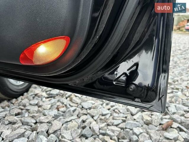 Черный Киа Sportage, объемом двигателя 2 л и пробегом 240 тыс. км за 7650 $, фото 73 на Automoto.ua