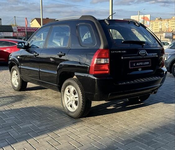 Чорний Кіа Sportage, об'ємом двигуна 2 л та пробігом 178 тис. км за 8800 $, фото 6 на Automoto.ua