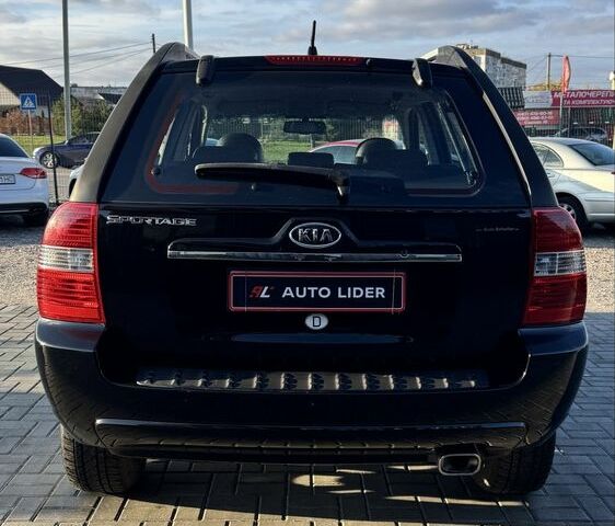 Чорний Кіа Sportage, об'ємом двигуна 2 л та пробігом 178 тис. км за 8800 $, фото 4 на Automoto.ua