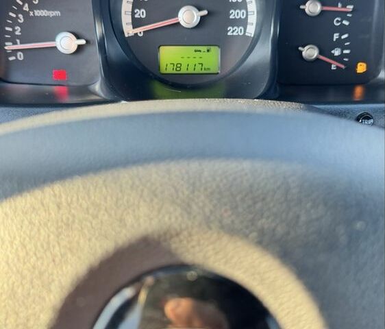 Чорний Кіа Sportage, об'ємом двигуна 2 л та пробігом 178 тис. км за 8800 $, фото 13 на Automoto.ua