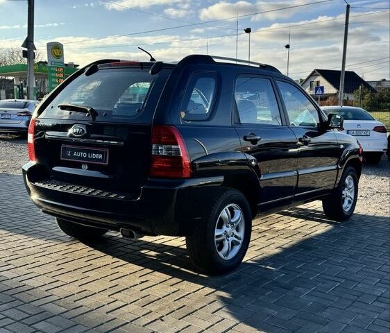 Чорний Кіа Sportage, об'ємом двигуна 2 л та пробігом 178 тис. км за 8800 $, фото 3 на Automoto.ua