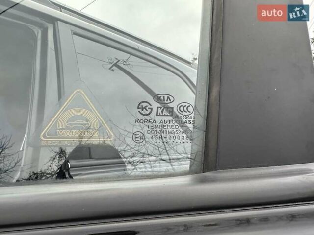 Черный Киа Sportage, объемом двигателя 2 л и пробегом 240 тыс. км за 7650 $, фото 33 на Automoto.ua