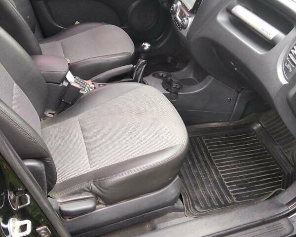 Чорний Кіа Sportage, об'ємом двигуна 2 л та пробігом 248 тис. км за 8600 $, фото 8 на Automoto.ua