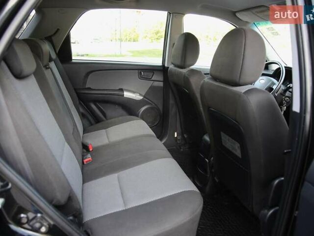 Кіа Sportage 2008 у Харкові на Automoto.ua Чорний Кіа Sportage, об'ємом двигуна 0 л та пробігом 266 тис. км за 7900 $, фото 8 на Automoto.ua