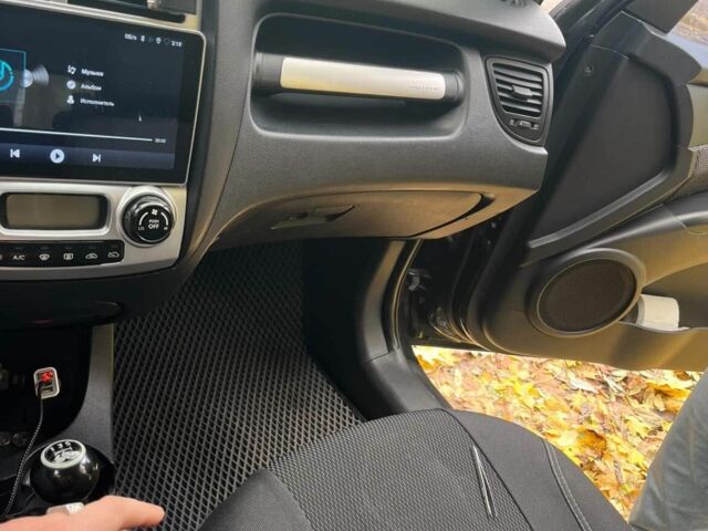 Кіа Sportage 2008 у Згуровке на Automoto.ua Чорний Кіа Sportage, об'ємом двигуна 2 л та пробігом 300 тис. км за 7500 $, фото 13 на Automoto.ua