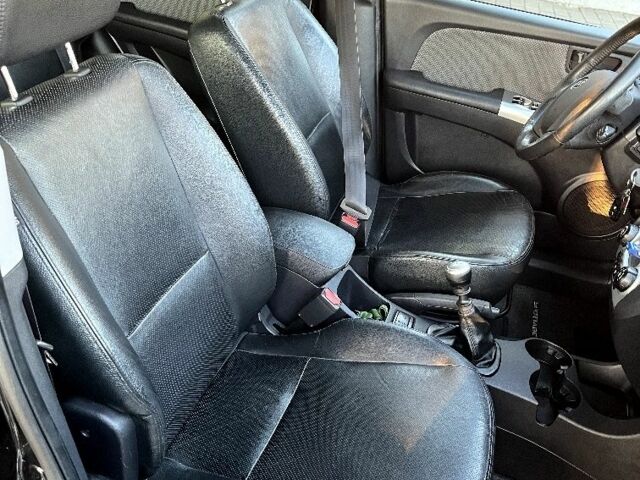 Черный Киа Sportage, объемом двигателя 2 л и пробегом 226 тыс. км за 8800 $, фото 3 на Automoto.ua