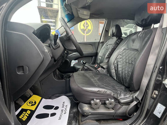 Черный Киа Sportage, объемом двигателя 1.98 л и пробегом 293 тыс. км за 6600 $, фото 16 на Automoto.ua