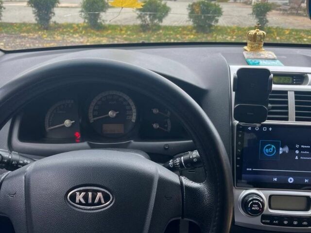 Чорний Кіа Sportage, об'ємом двигуна 2 л та пробігом 301 тис. км за 7300 $, фото 4 на Automoto.ua